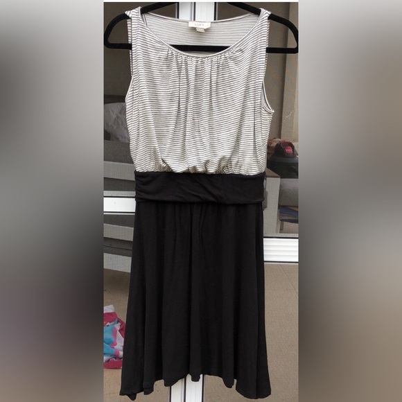 LOFT Dresses & Skirts - LOFT Viscose Blend Sleeveless Dress